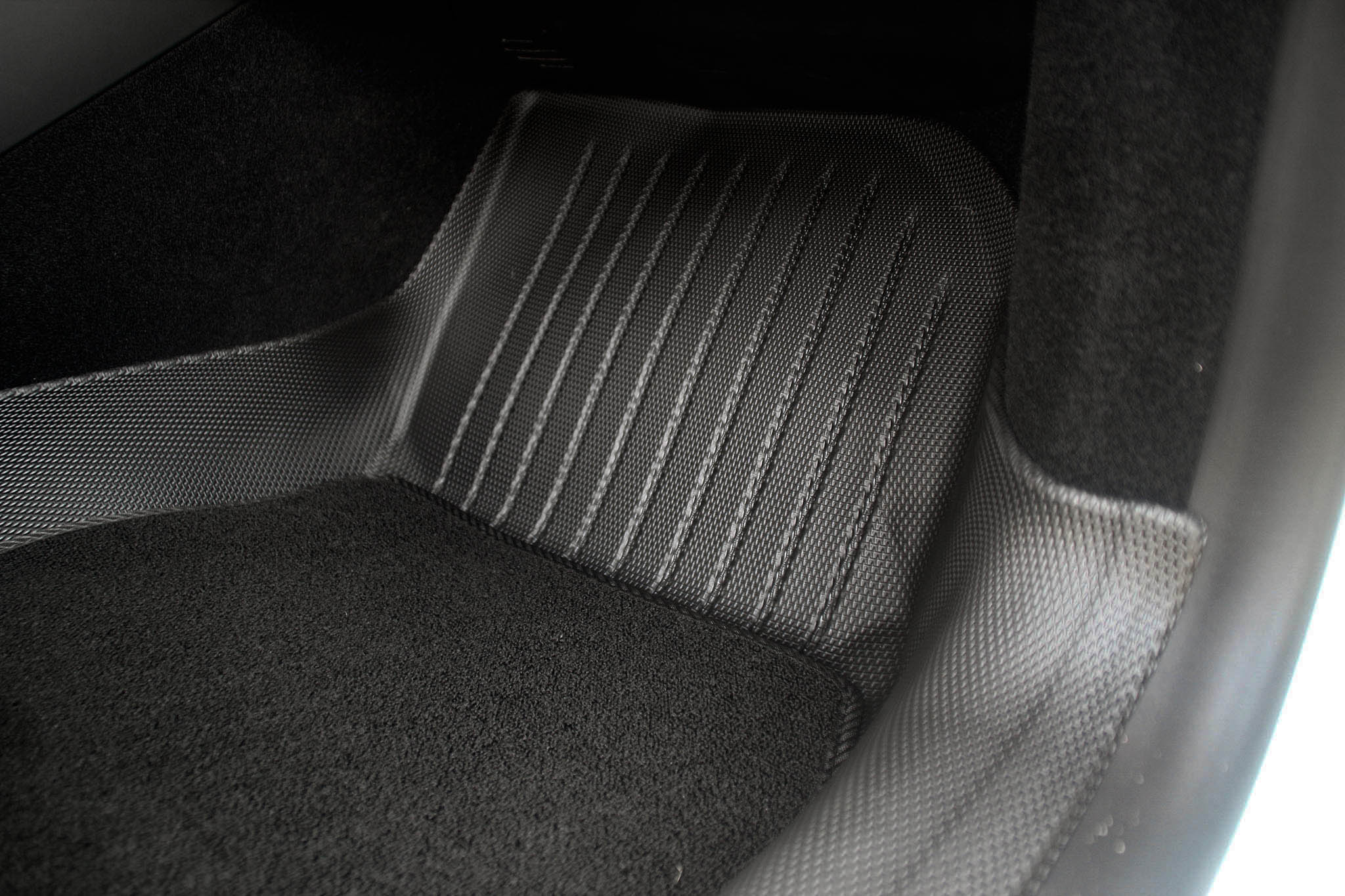 Tesla Model 3 Highland 2024+ Custom All-Weather Floor Mats – Full TPE Wrap for Ultimate Protection