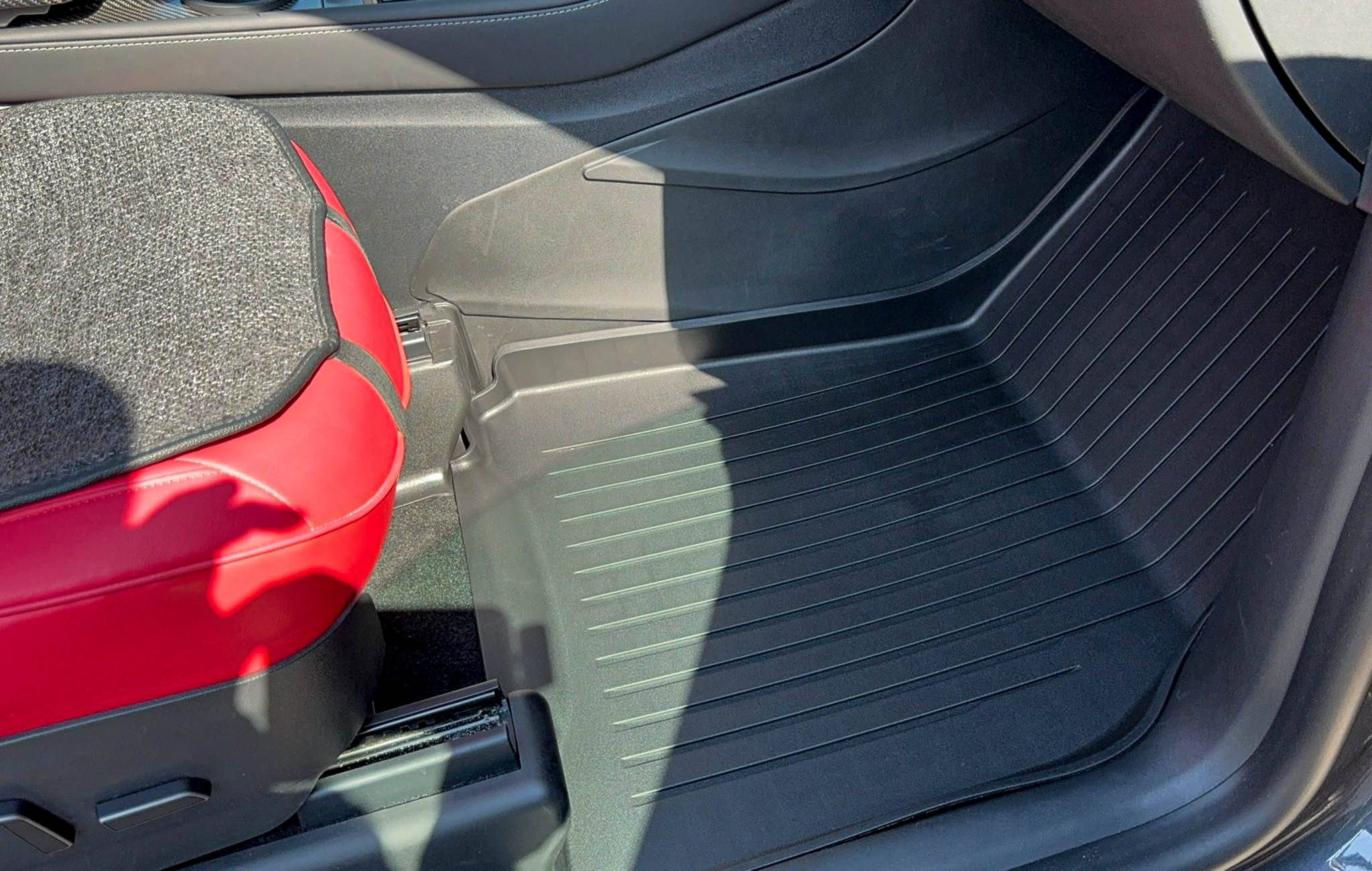 Premium All-Weather Floor Mats for Tesla Model Y - Eco-Friendly TPE, Spill-Proof Design & Luxury Protection