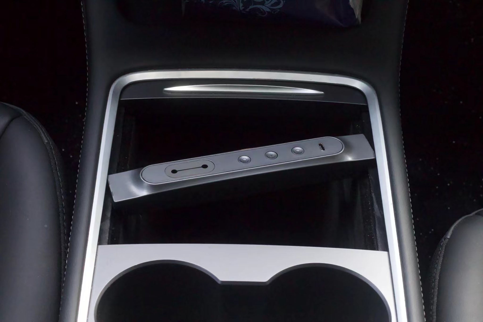 Physical Shortcut Buttons USB Hub For Tesla Model 3/Y 2021+