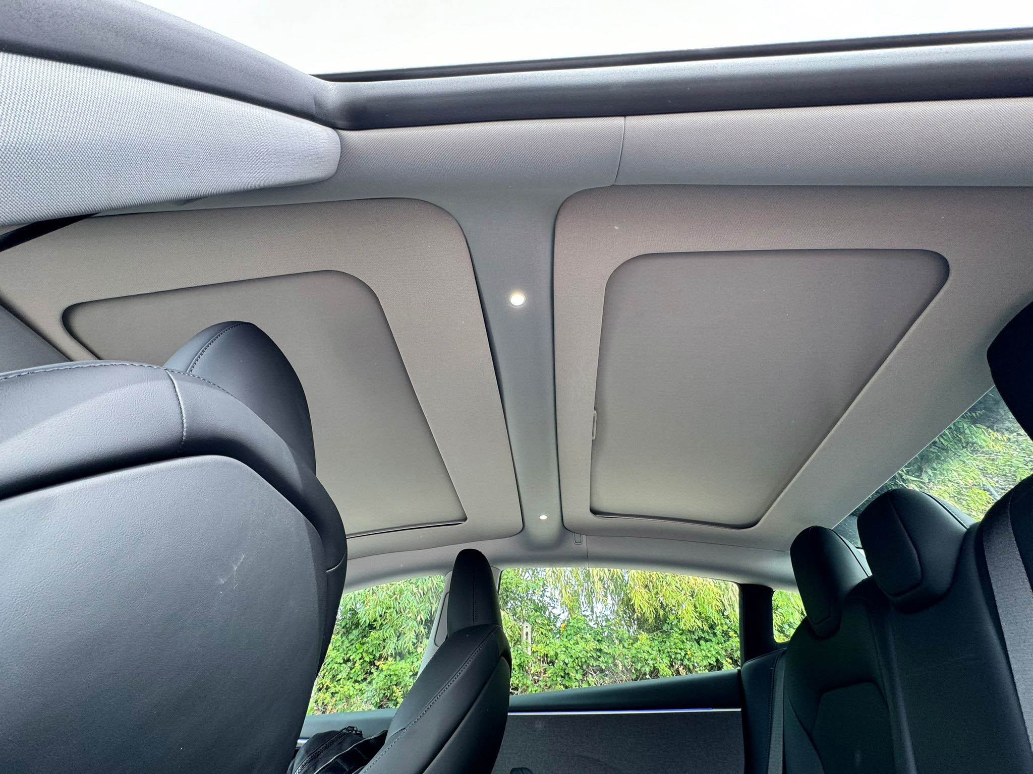 Retractable Sunshade | Tesla Model 3 & Y (All Years)