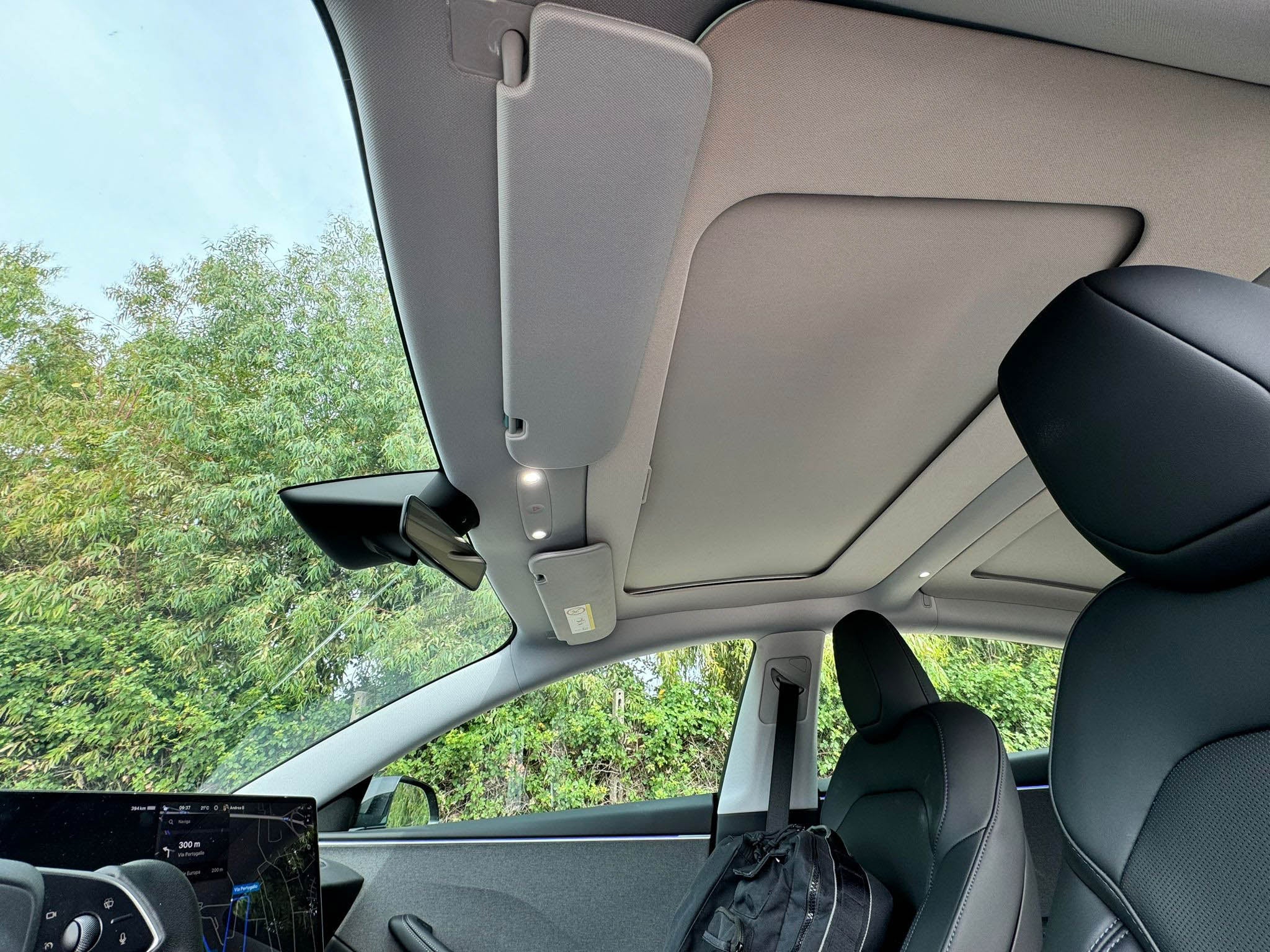 Retractable Sunshade | Tesla Model 3 & Y (All Years)
