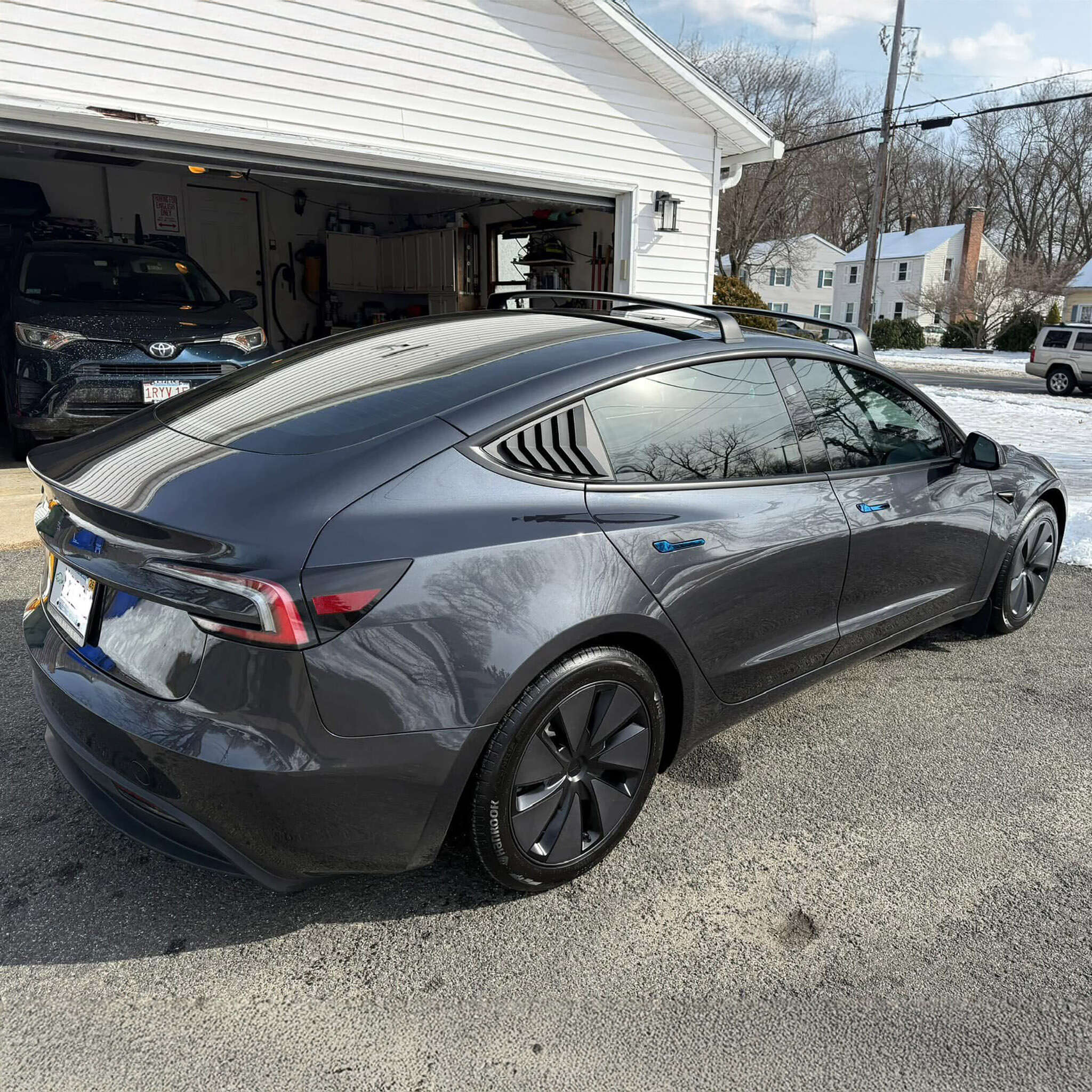 Roof rack for Tesla Model 3 and Model Y 2017-2025+