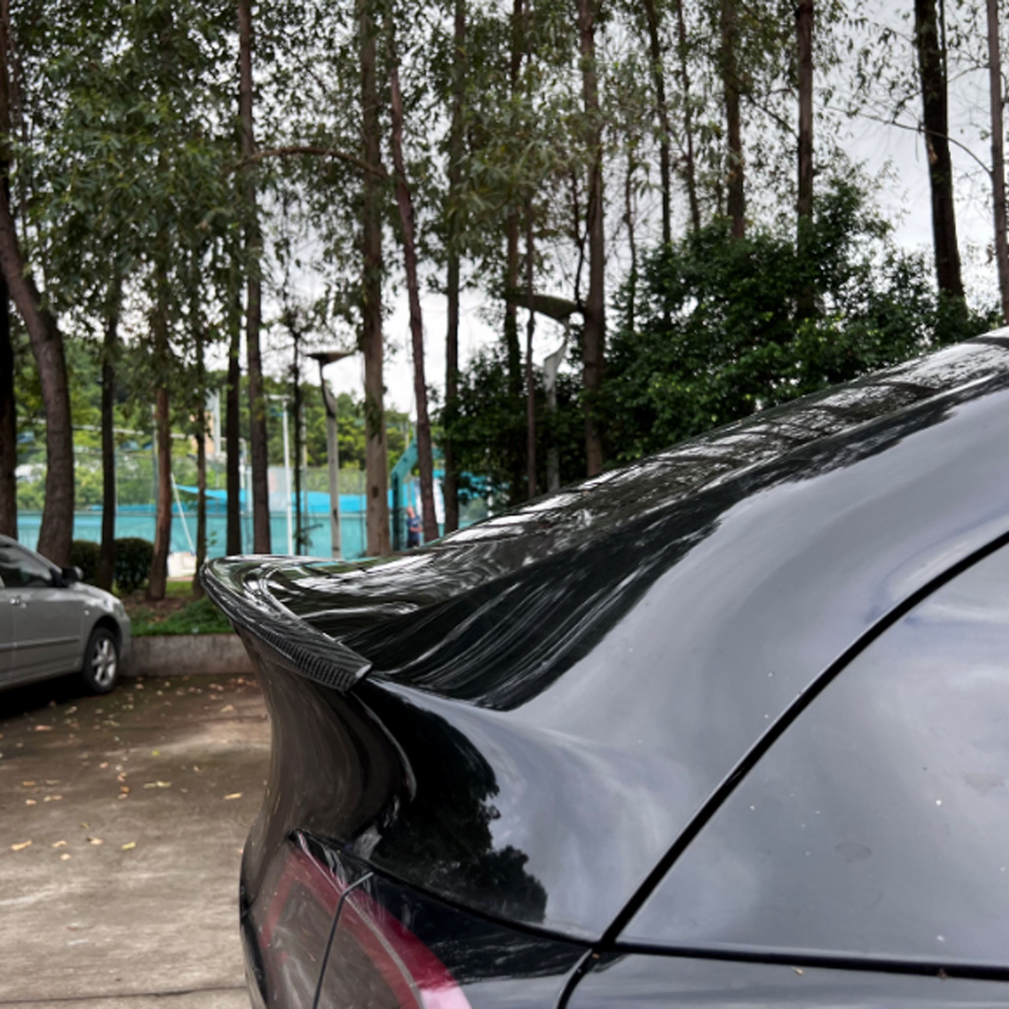Real Carbon Fiber Spoiler for Tesla Model Y/3 – Sleek Design, Aerodynamic Boost, Perfect Fit