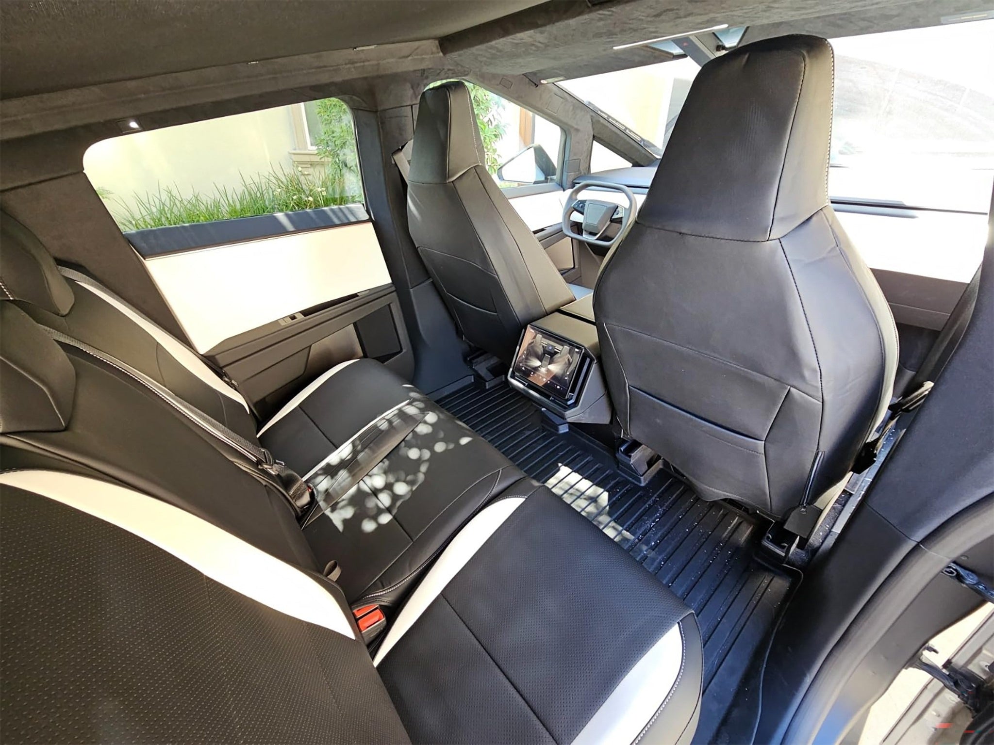 Tesla Cybertruck Custom Leather Full Wrapping Seat Covers