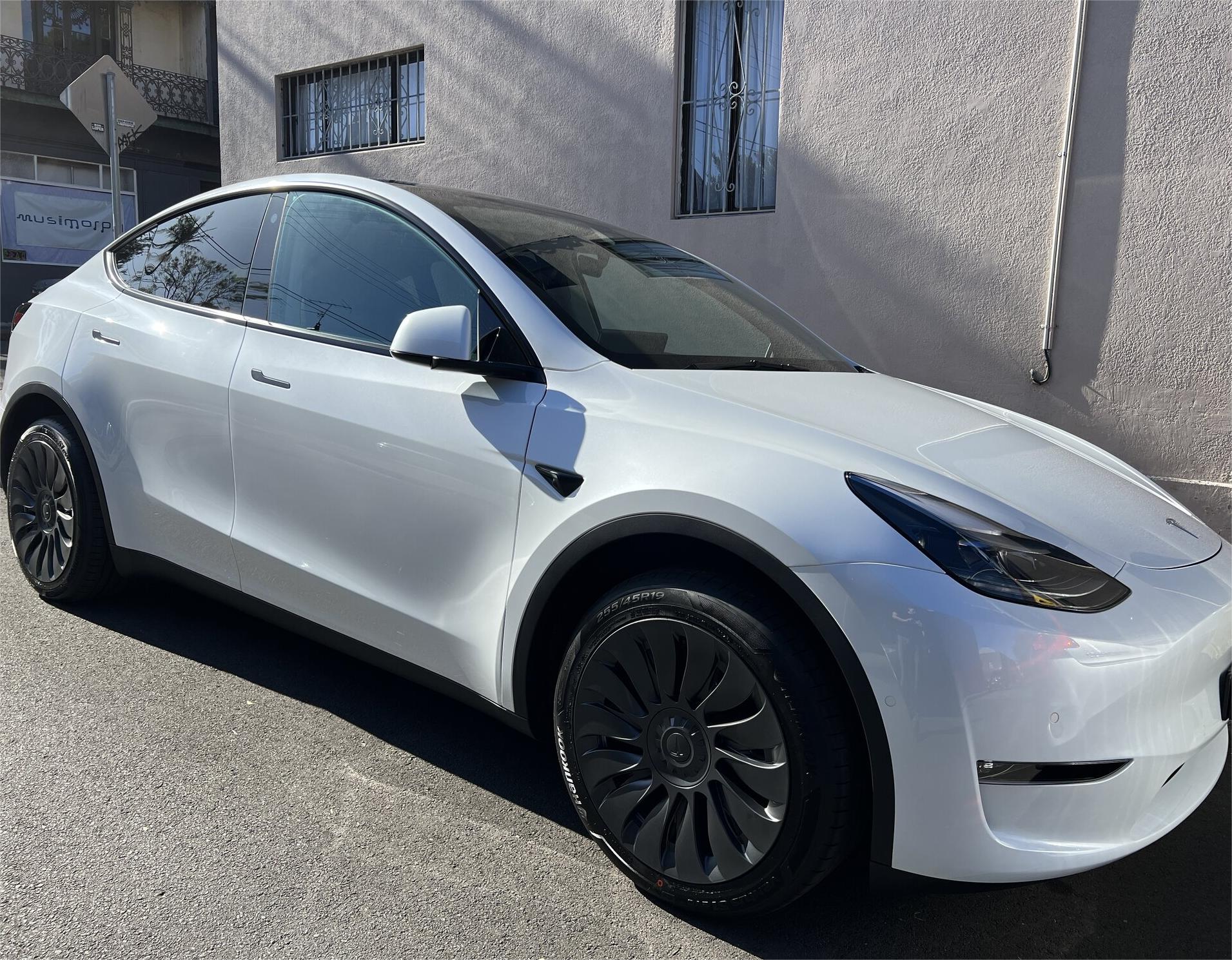 Uberturbine Wheel Covers for Tesla Model Y 19'' Gemini Wheels (Directional)