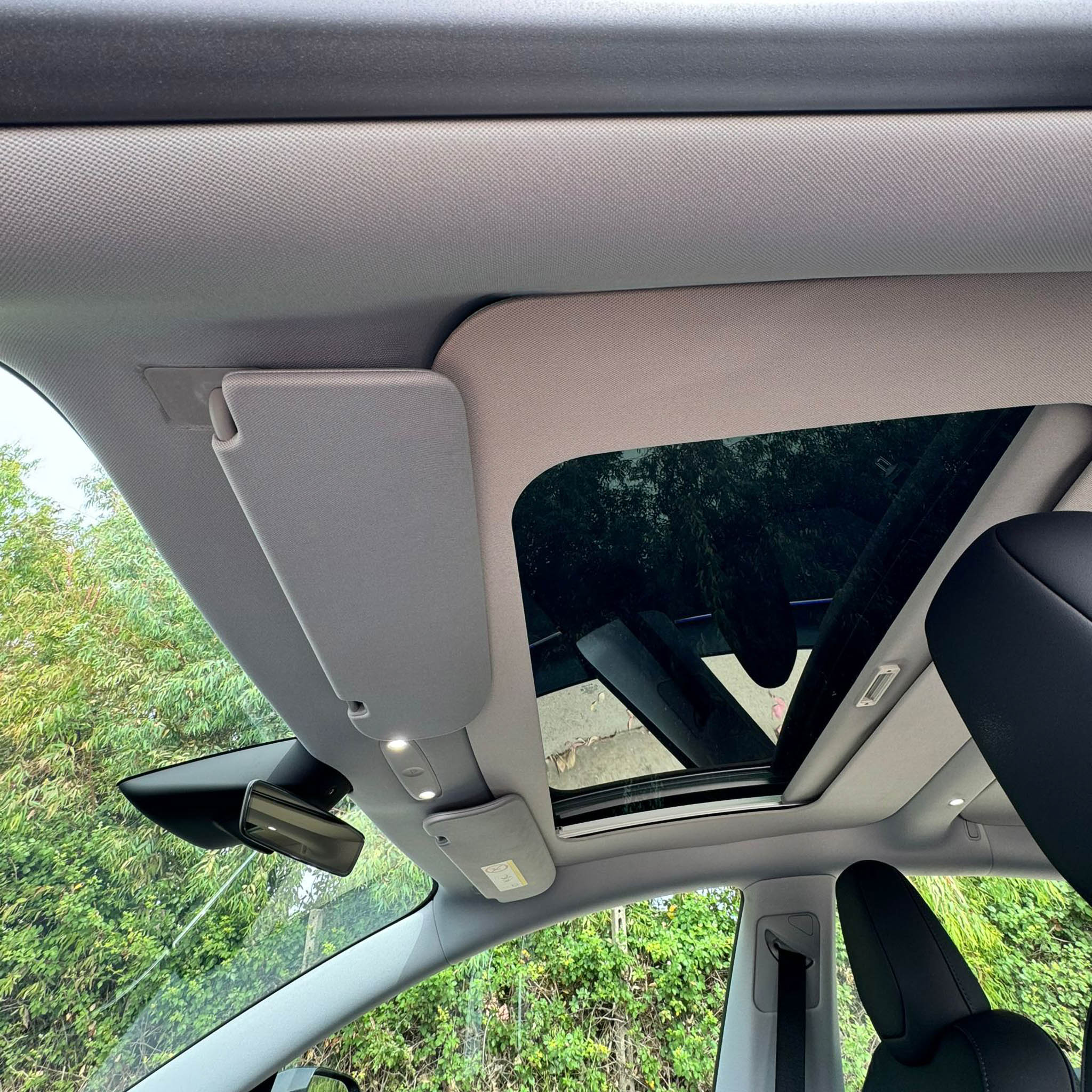 Retractable Sunshade | Tesla Model 3 & Y (All Years)