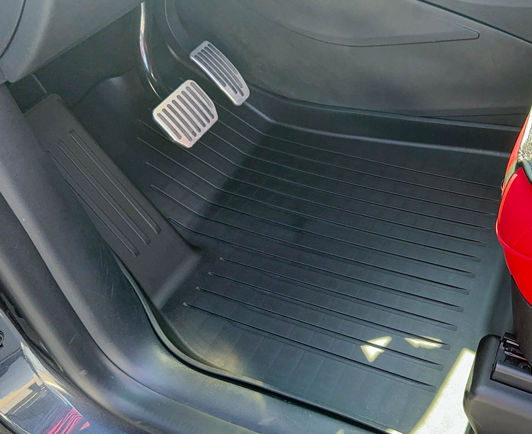 Premium All-Weather Floor Mats for Tesla Model Y - Eco-Friendly TPE, Spill-Proof Design & Luxury Protection