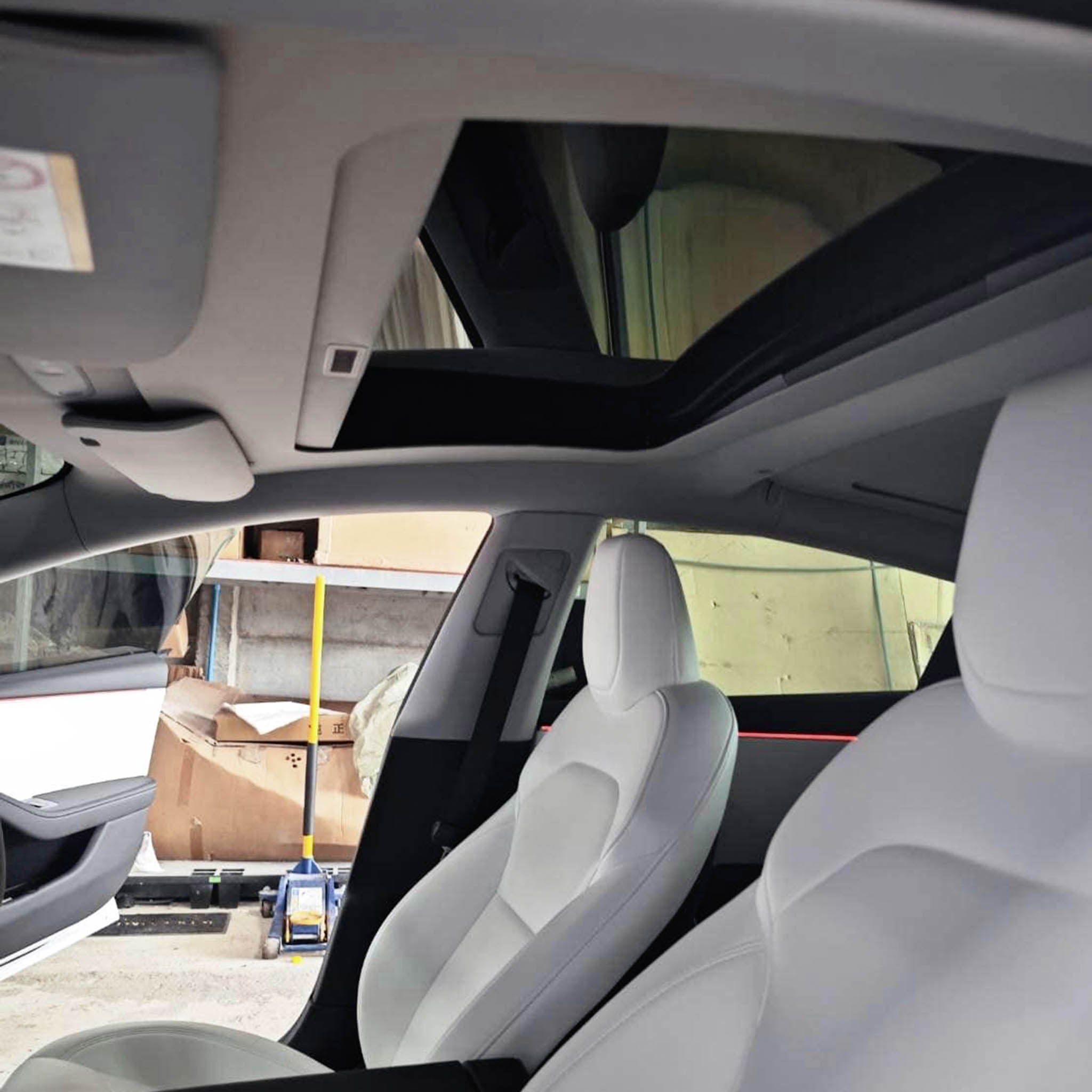 Retractable Sunshade | Tesla Model 3 & Y (All Years)